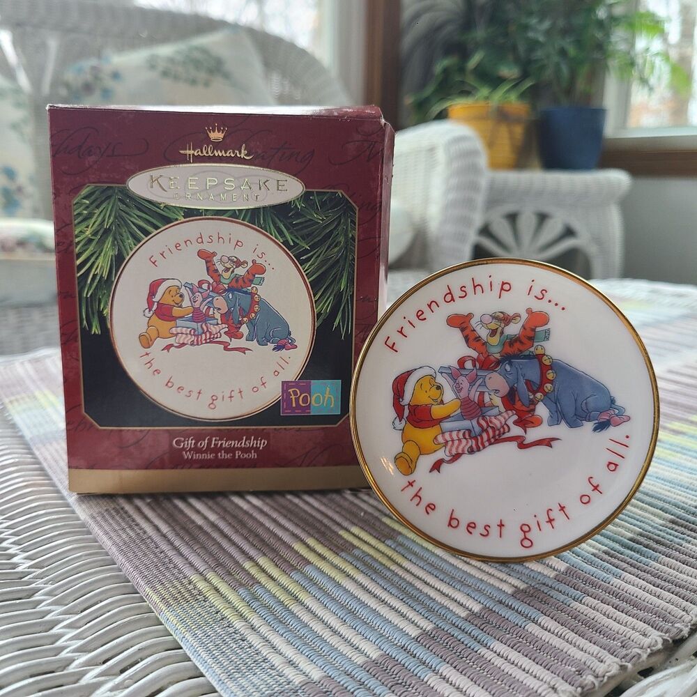 Vintage Hallmark Keepsake Ornament Gift Of Friendship Winnie The Pooh 1997